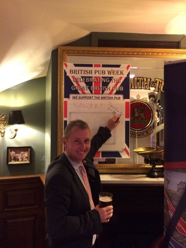 Nigel attended the Red Lion, Westminster.